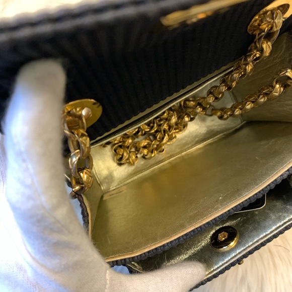 ❌SOLD❌Chanel vintage mini vertical quilt bijoux chain mini square - Picture 13 of 13